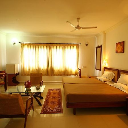 Sea Queen Hotel Kozhikode Extérieur photo
